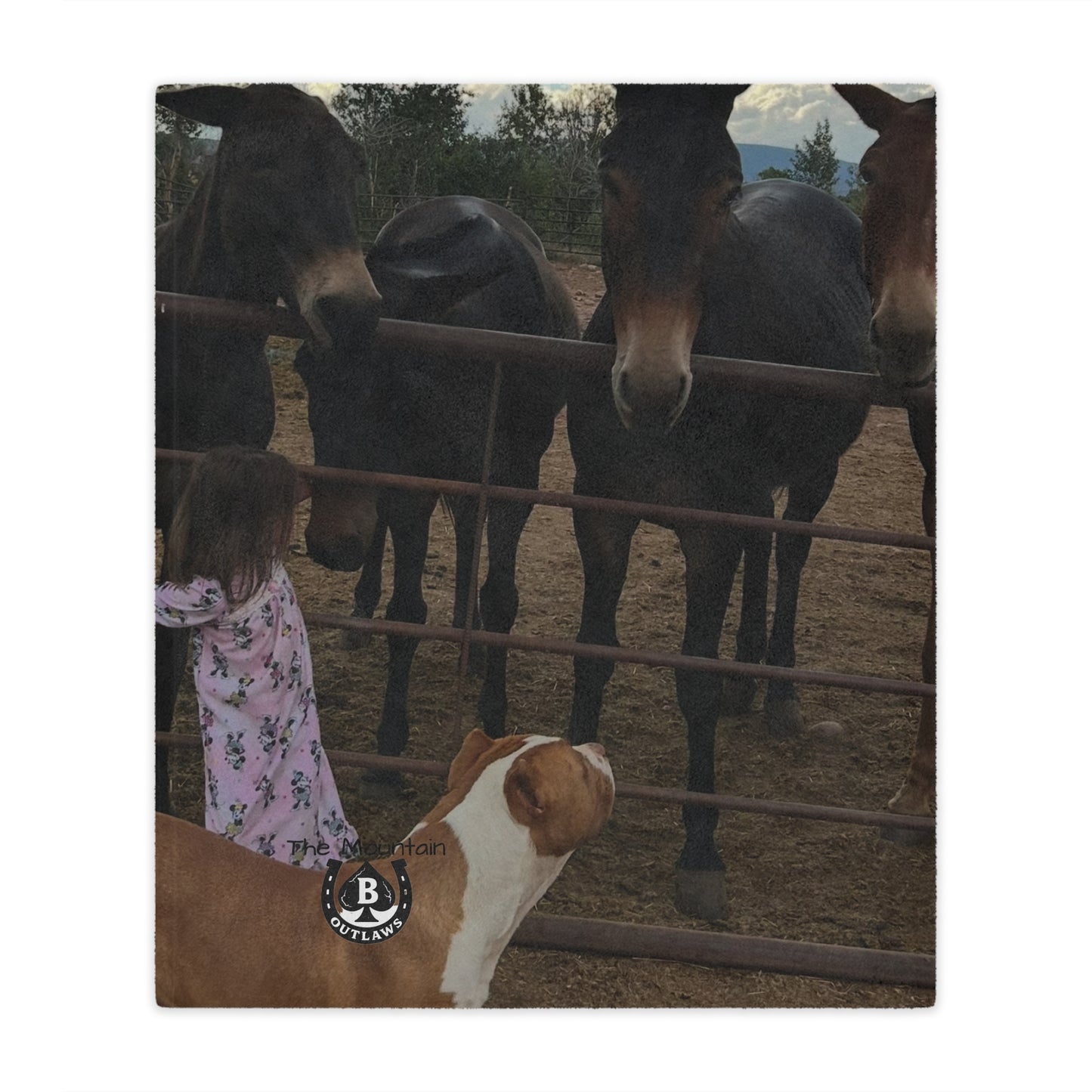 Cozy Minky Blanket with Heartwarming Dog Design, Gate Greeters Blanket – Mule & Mustang Edition