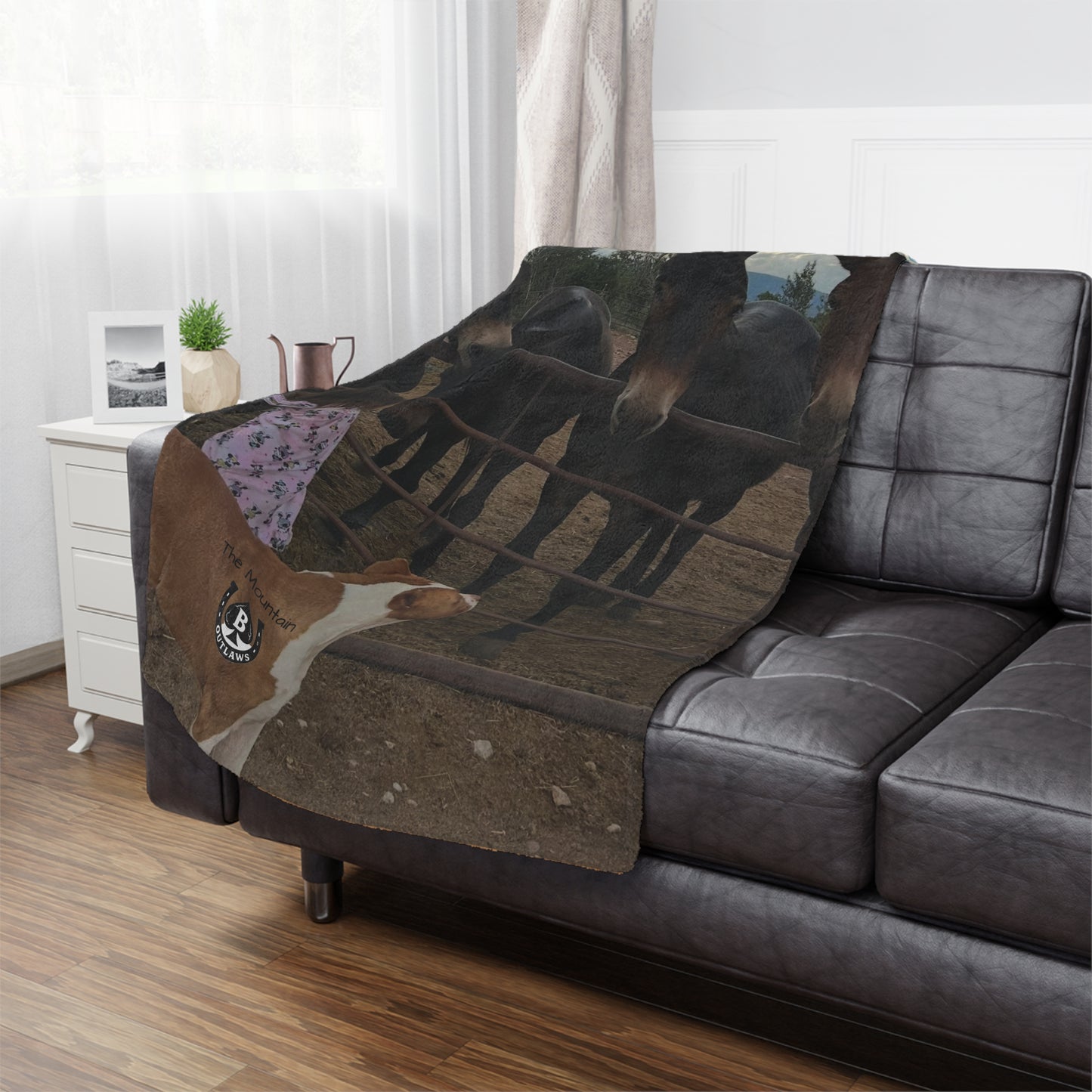 Cozy Minky Blanket with Heartwarming Dog Design, Gate Greeters Blanket – Mule & Mustang Edition