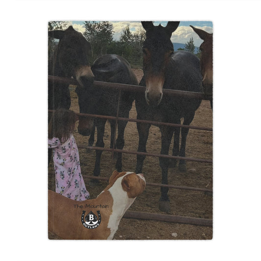 Cozy Minky Blanket with Heartwarming Dog Design, Gate Greeters Blanket – Mule & Mustang Edition